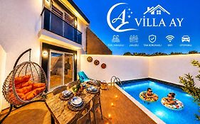 Villa Ay